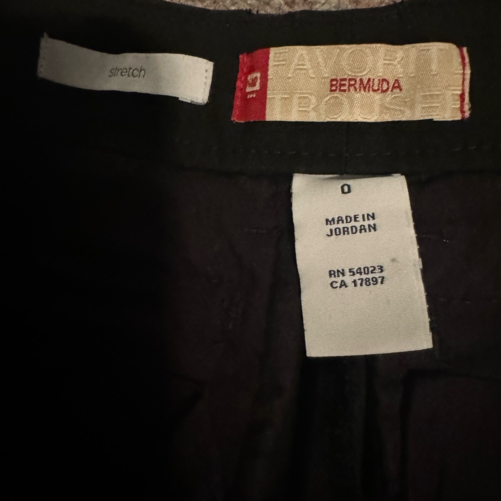 Bermuda Short - Picture 2 of 2
